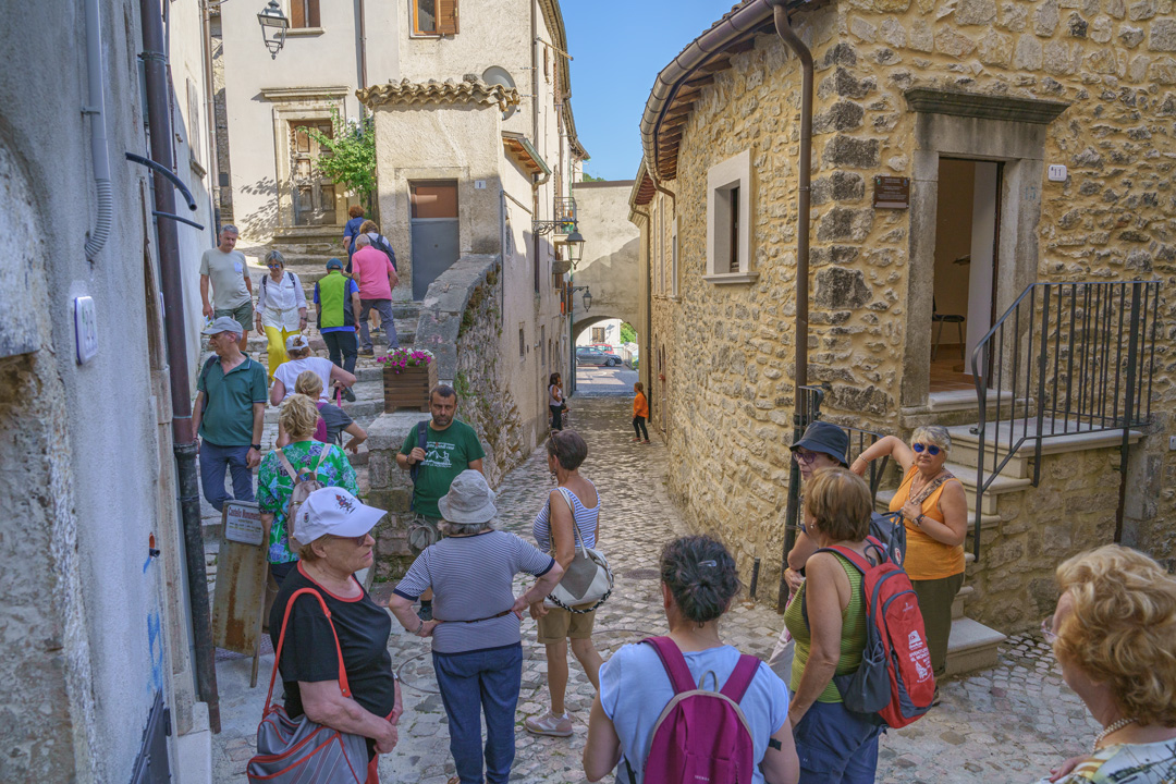 Fuori e dentro le mura di Barrea